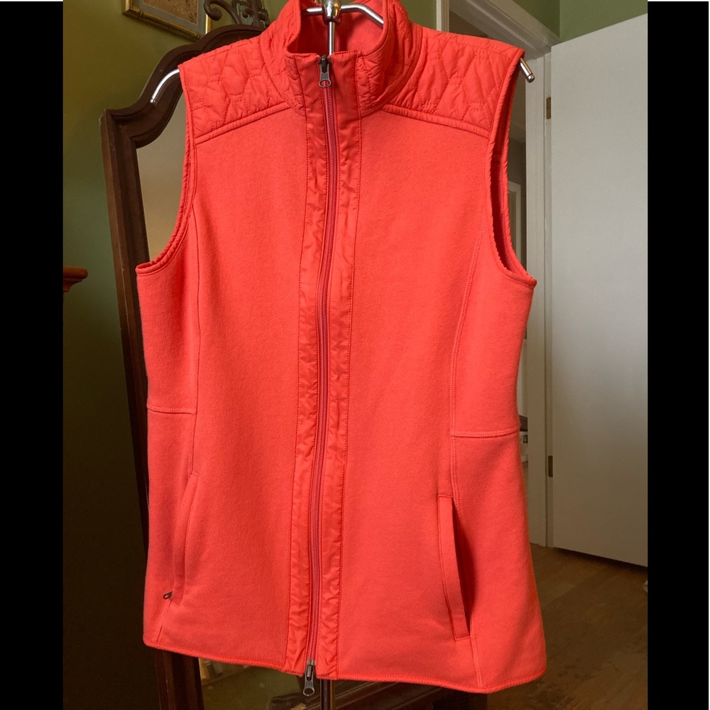 Talbot’s sweater/flannel zip vest M Shoulders 15”
Bust 18.5
Hips 20.5
Length 27”